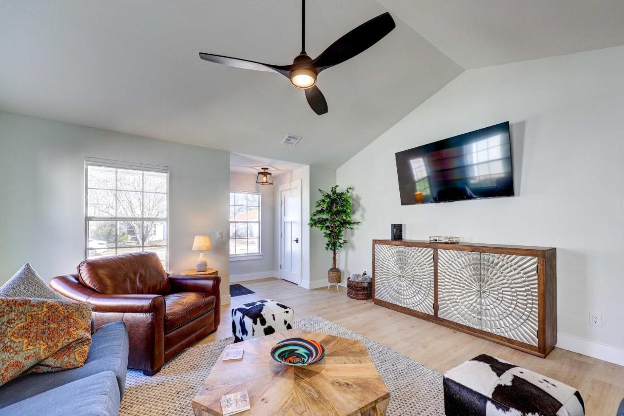 Chic Bentonville Home With Patio And Fire Pit! Exterior photo